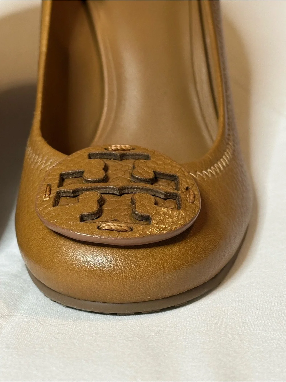 Tory Burch Sally 2 Peep Toe Wedge Pumps Tan Brown Leather Cognac Logo Size 7